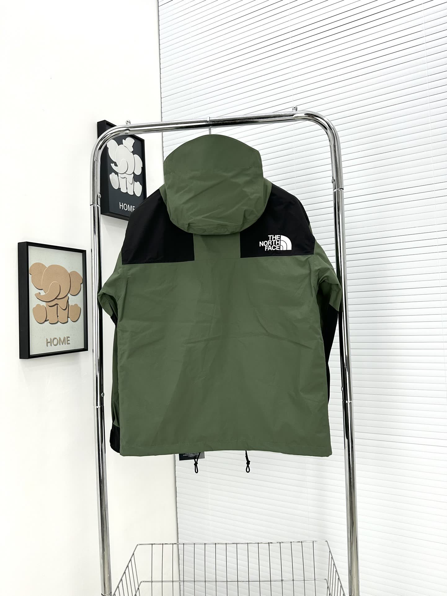 The North Face 1986 Mountain Jacket NF0A5J5N
